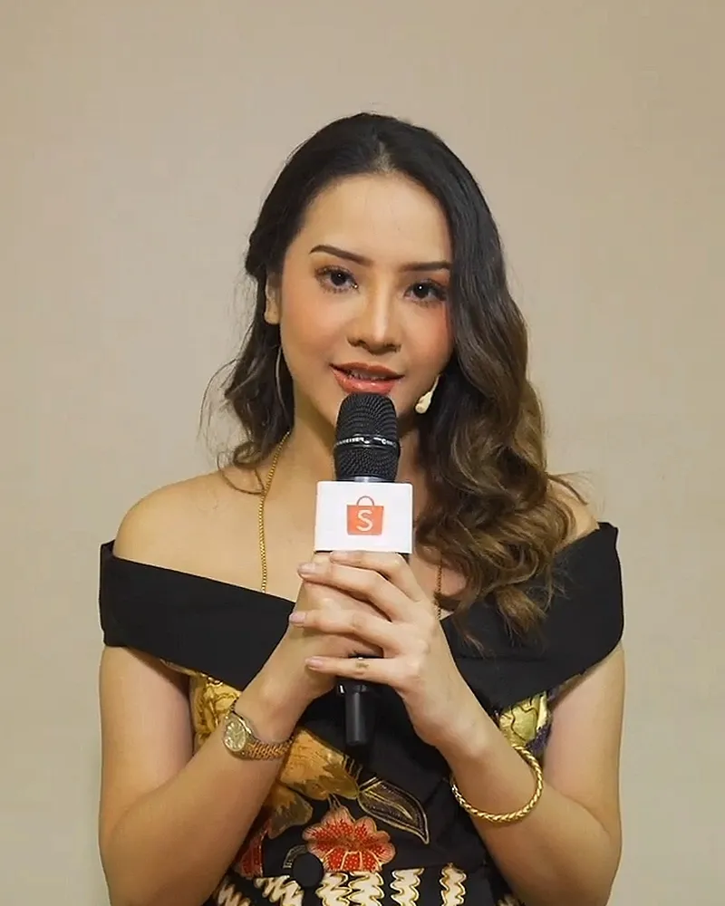 Anya Geraldine