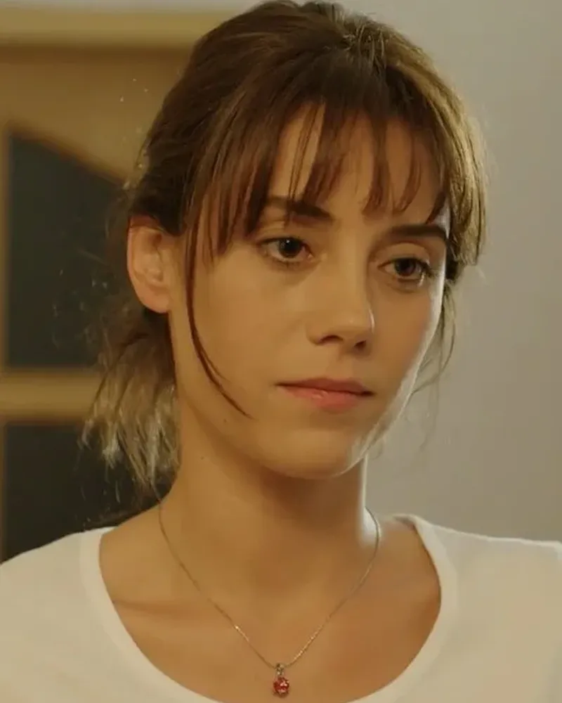 Cansu Dere