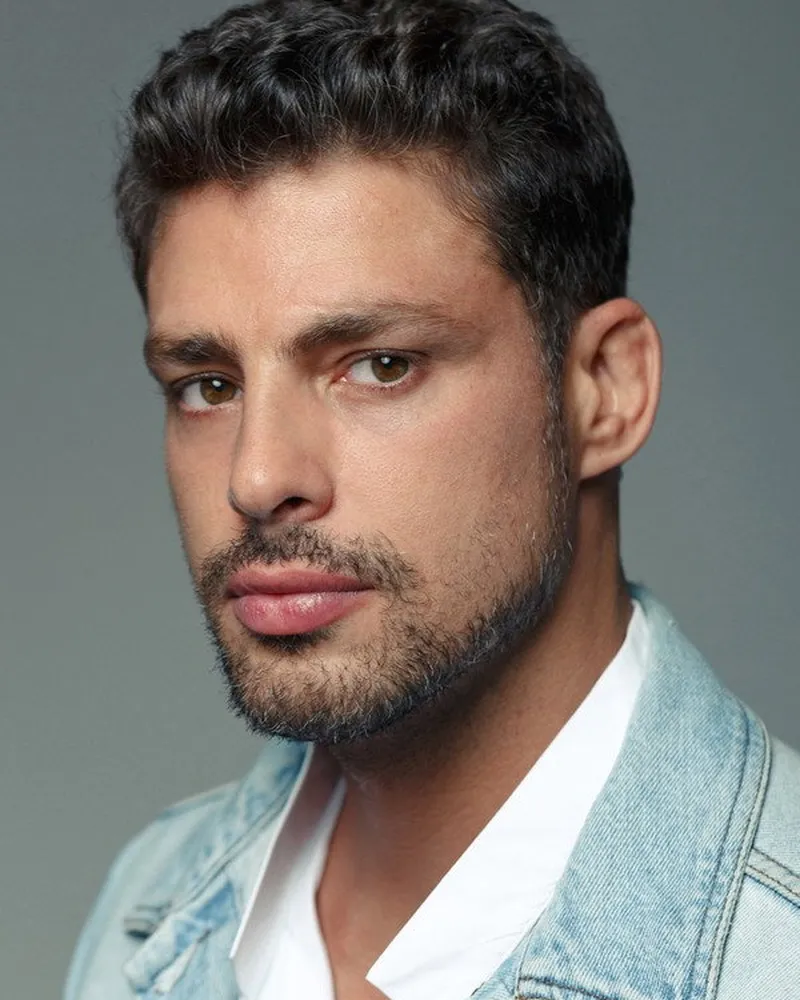 Cauã Reymond