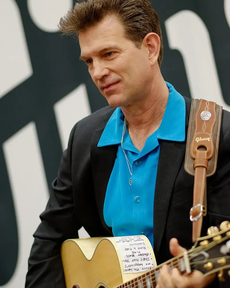Chris Isaak