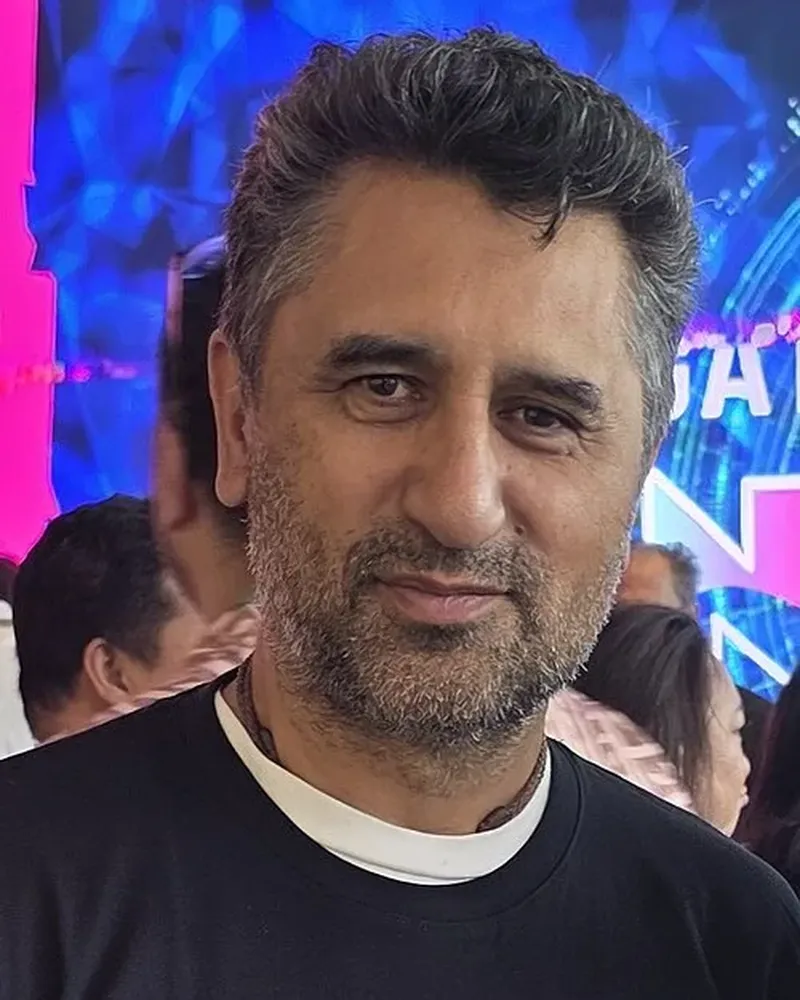 Cliff Curtis