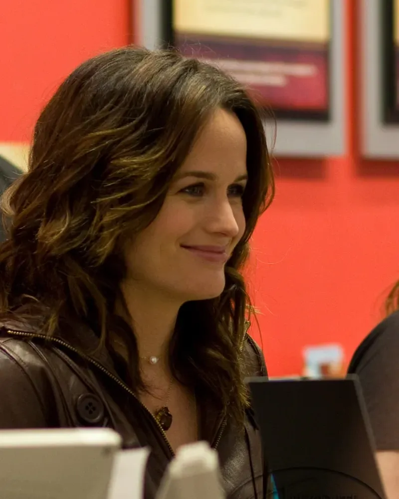 Elizabeth Reaser