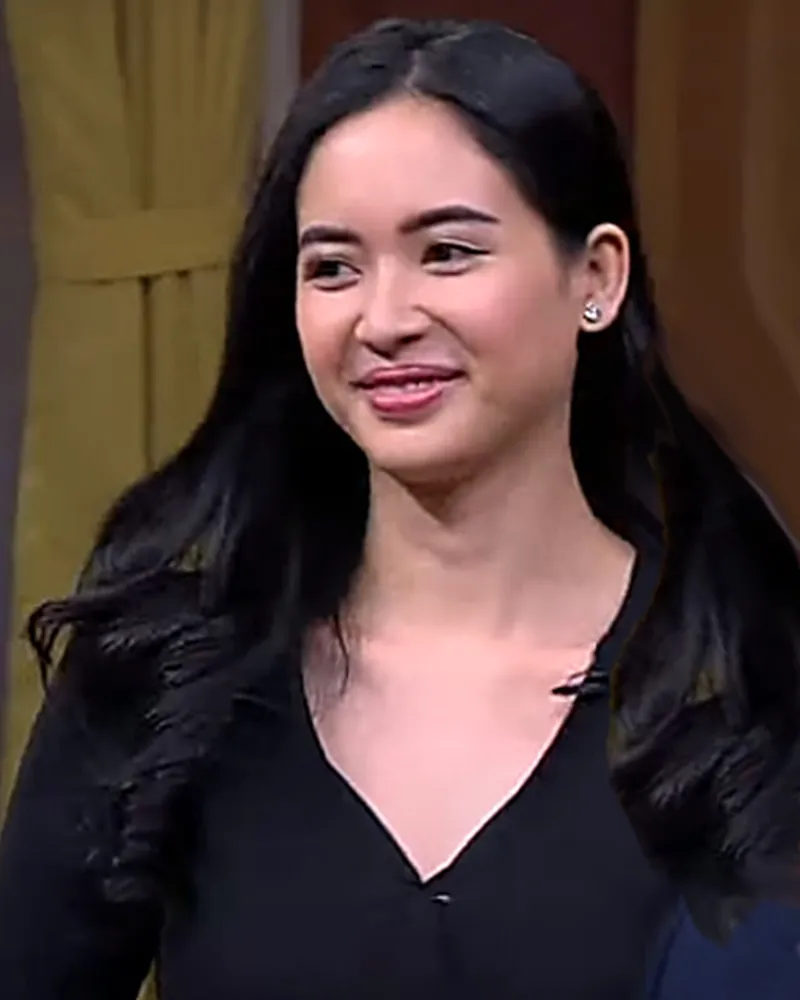 Elvira Devinamira