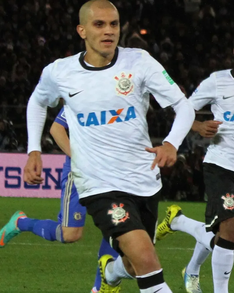 Fábio Santos