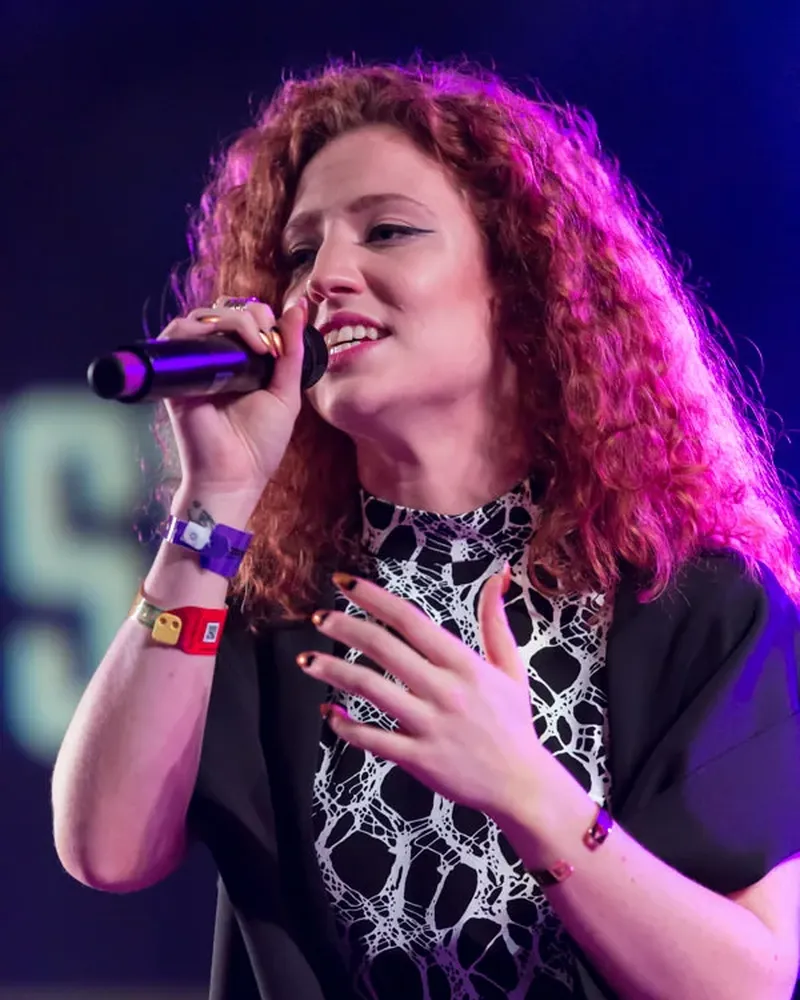 Jess Glynne