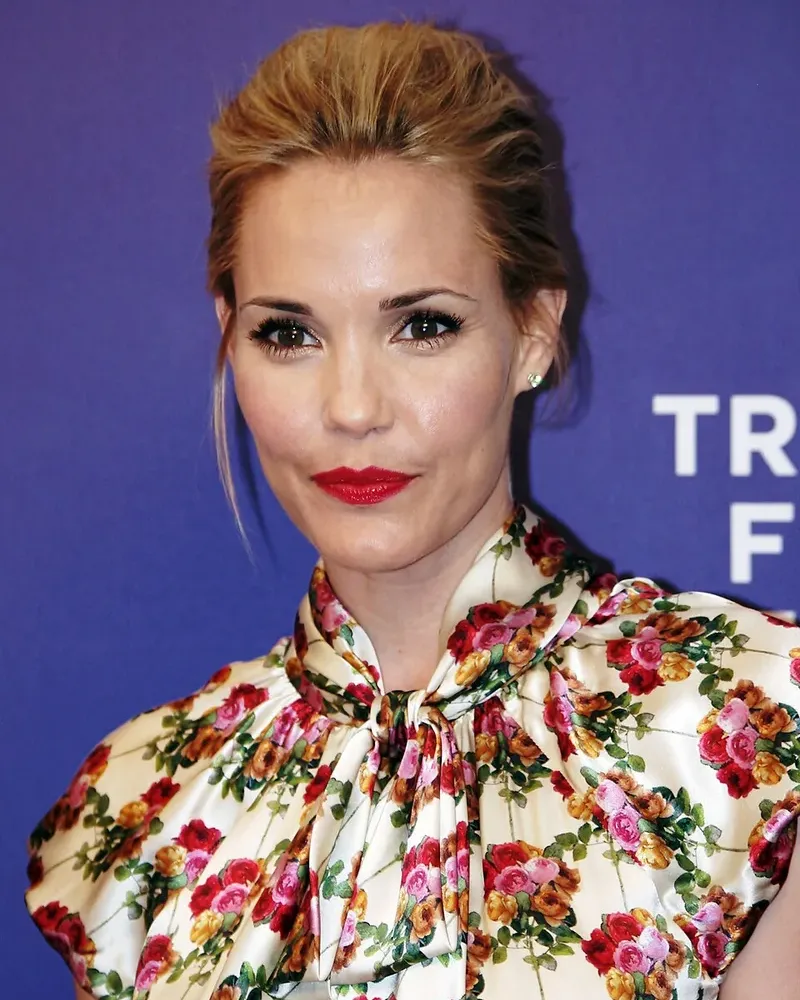 Leslie Bibb