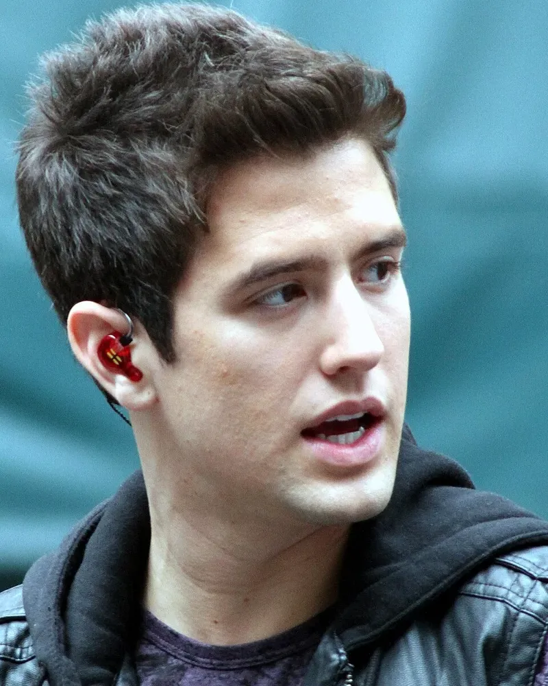 Logan Henderson