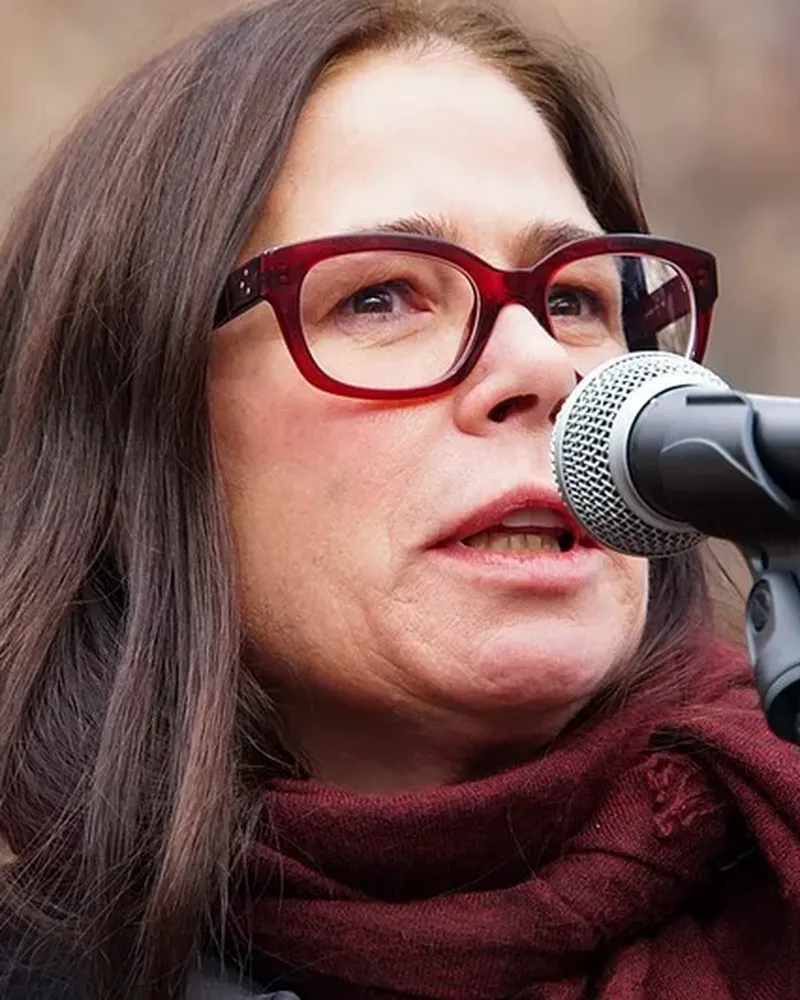 Maura Tierney