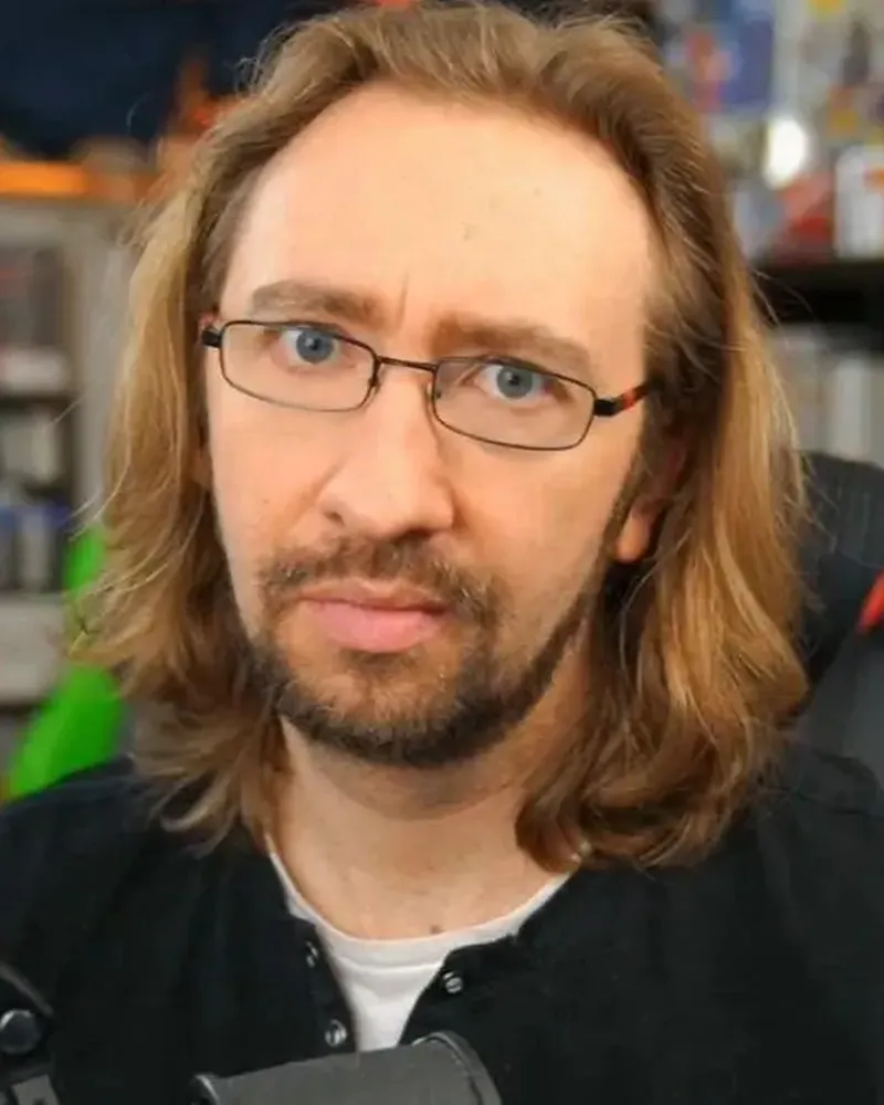Maximilian Dood