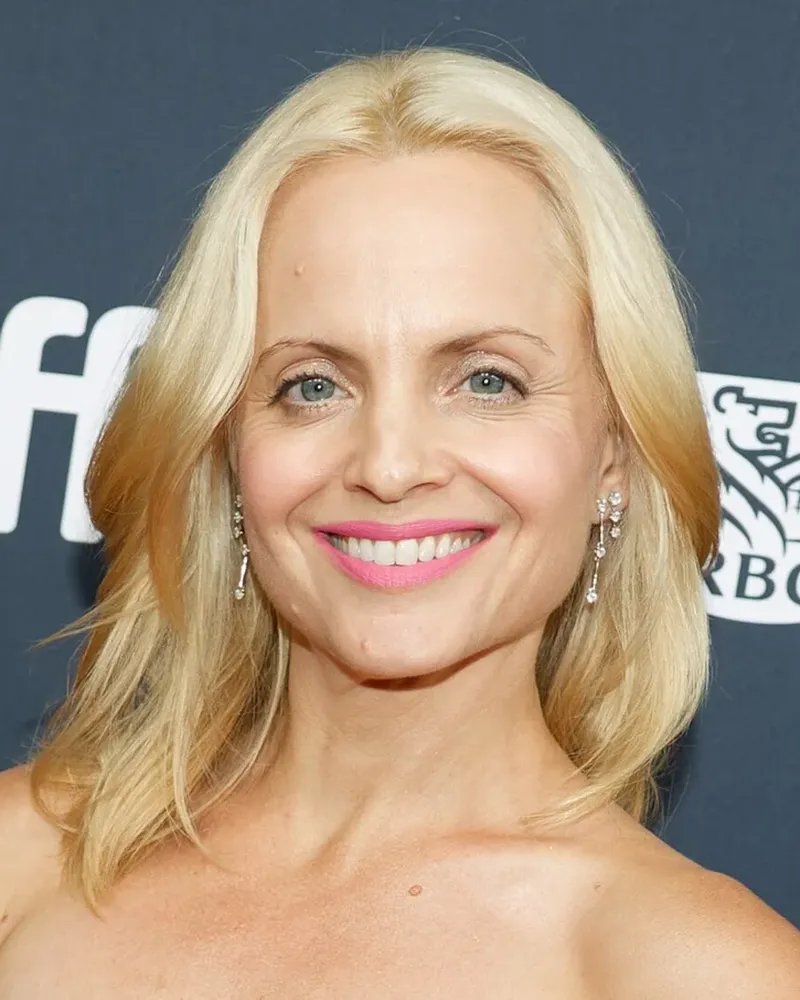 Mena Suvari
