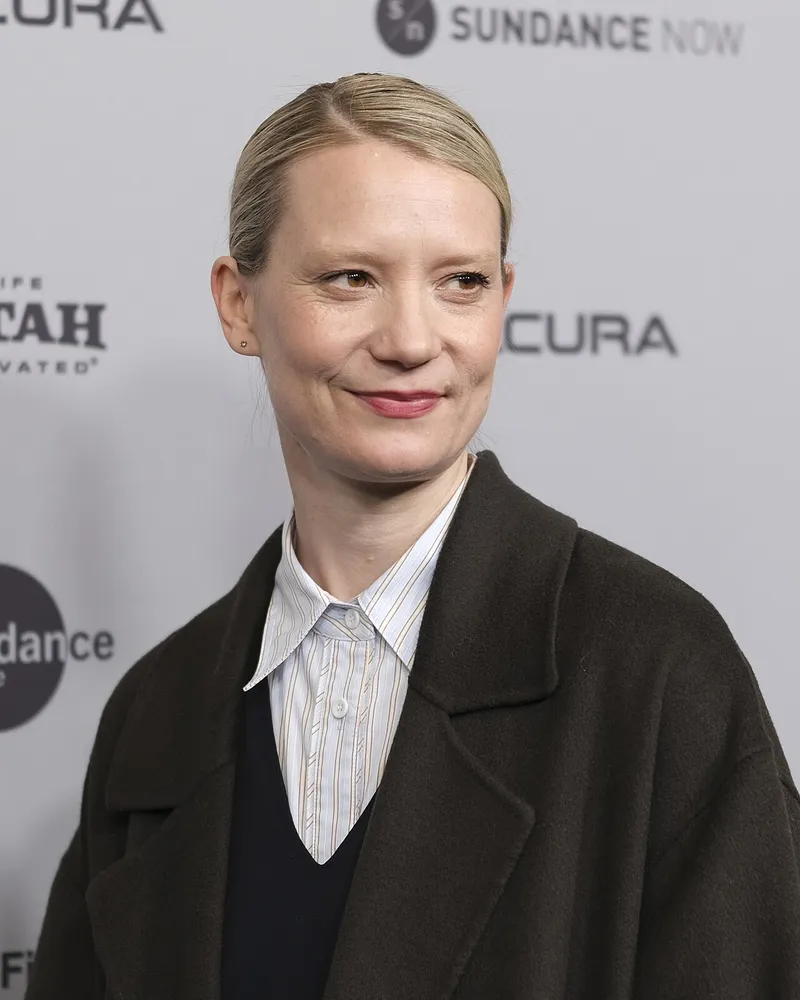 Mia Wasikowska