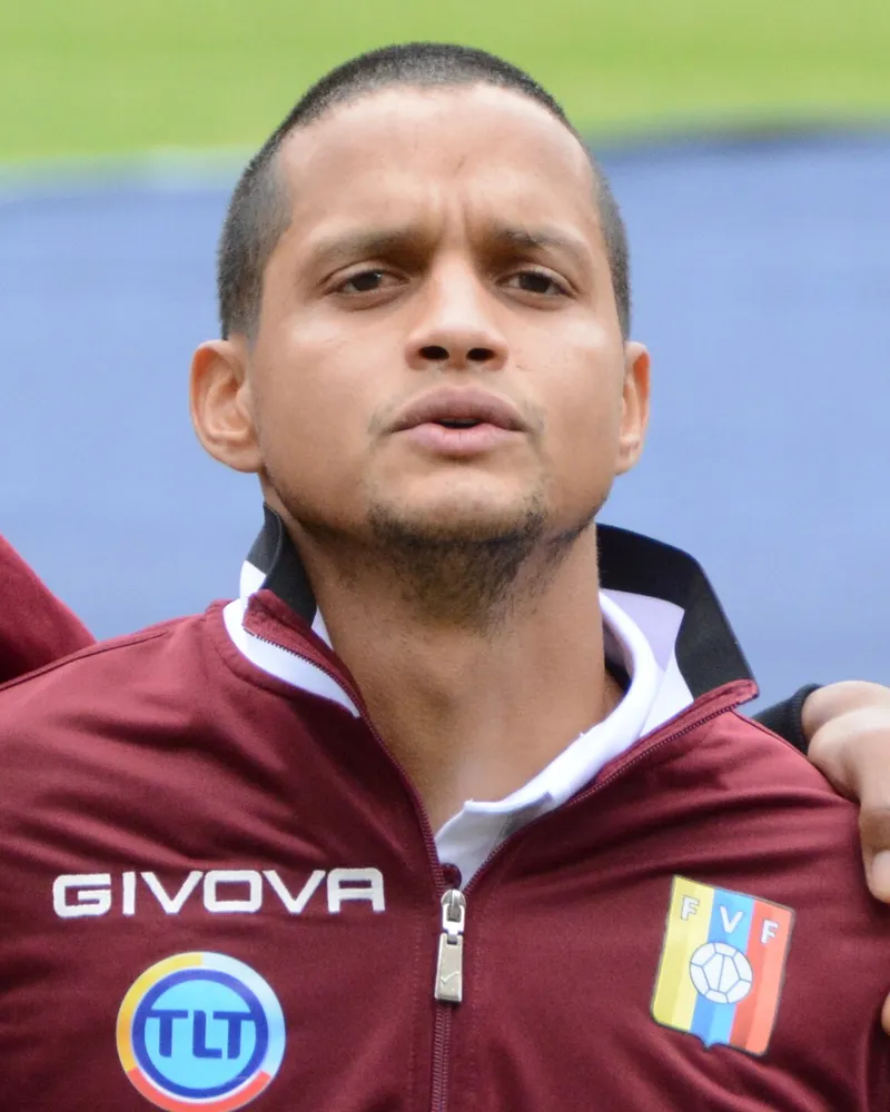 Roberto Rosales