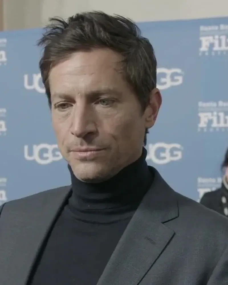 Simon Rex