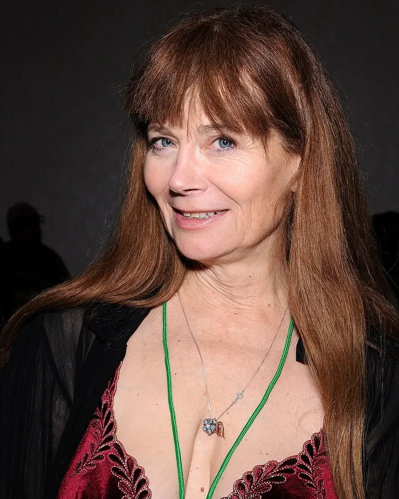 Veronica Hart